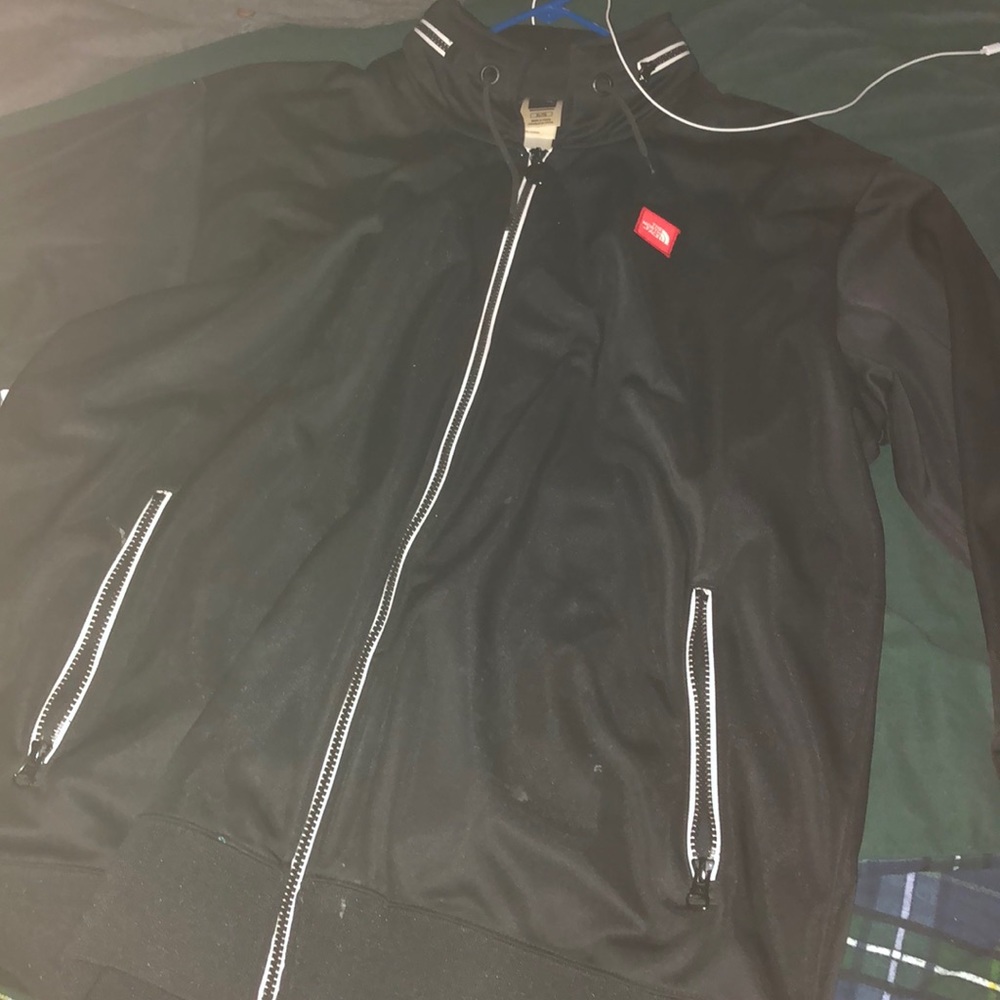 Northface polyester jacket xl 7/10